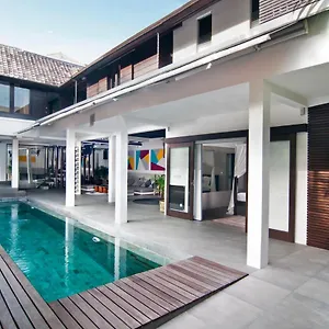 Villa 5br Sabtu - Minggu, Seminyak (Bali)