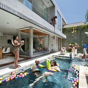 Villa 4br Minggu - Minggu, Seminyak (Bali)